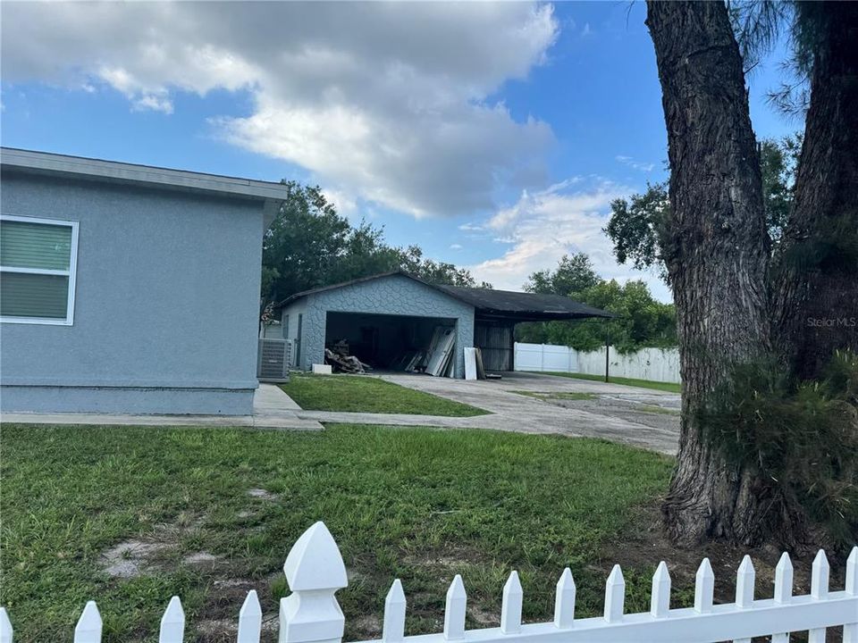 Под контрактом: $425,000 (4 спален, 2 ванн, 1724 Квадратных фут)