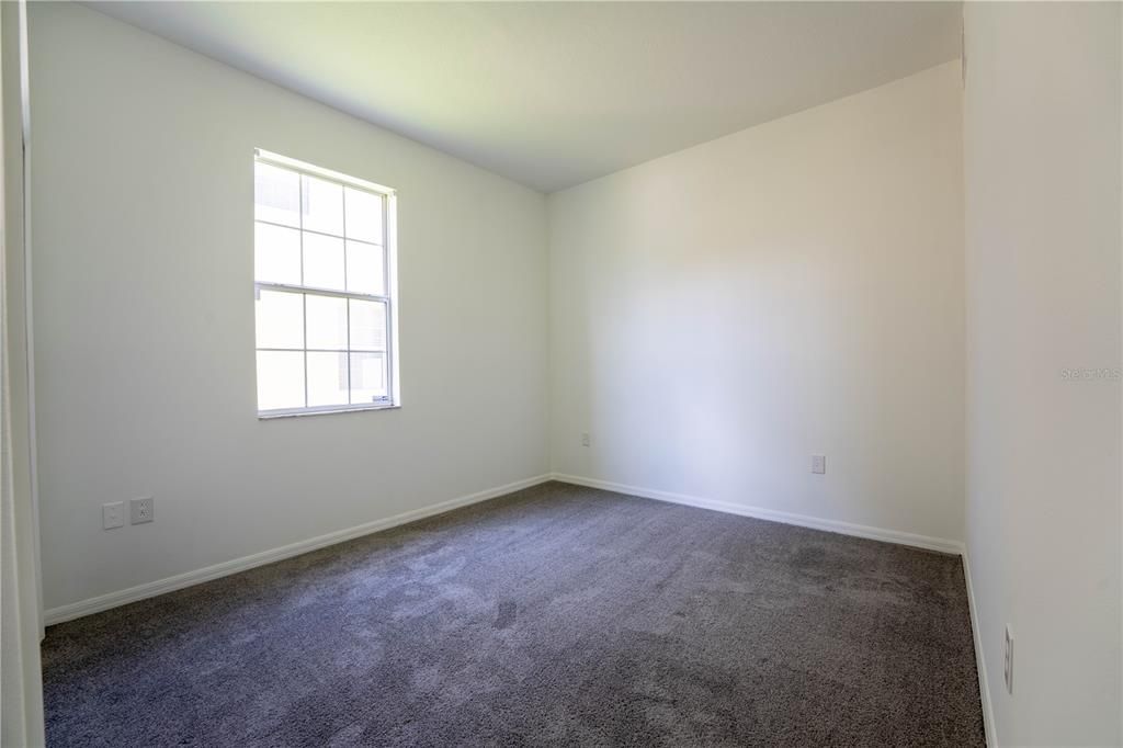 Activo con contrato: $399,900 (5 camas, 3 baños, 2657 Pies cuadrados)