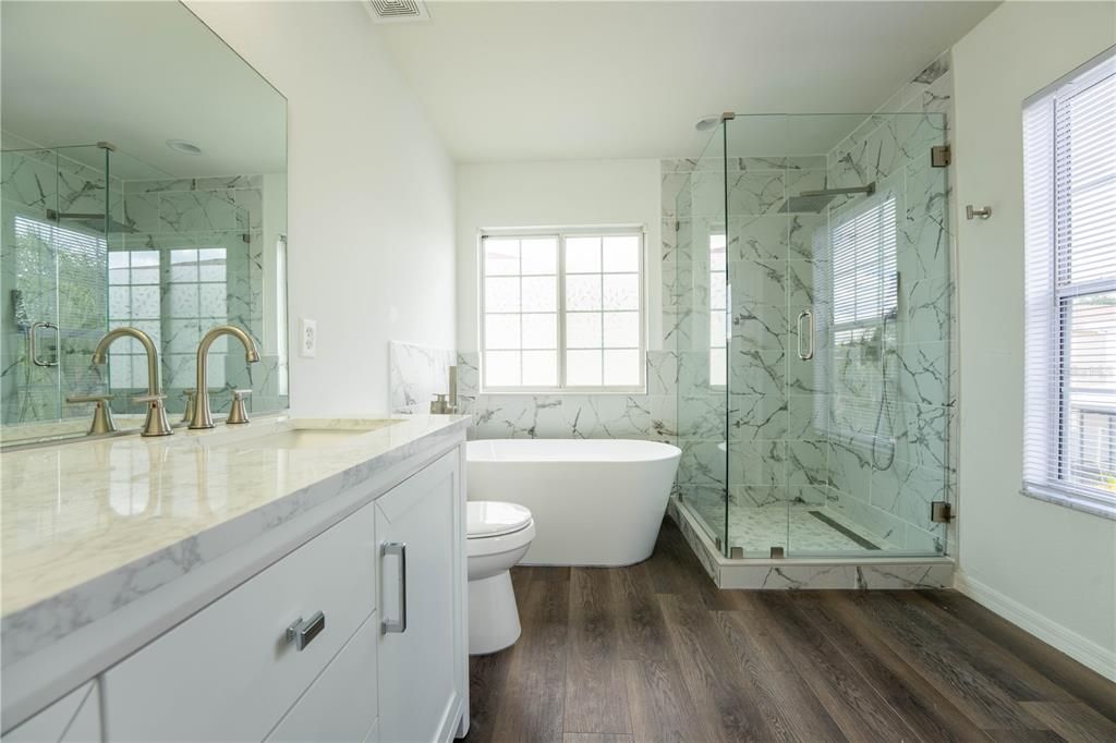 Activo con contrato: $399,900 (5 camas, 3 baños, 2657 Pies cuadrados)