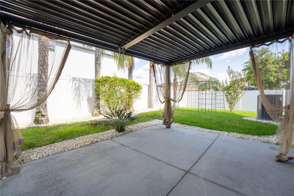 Activo con contrato: $399,900 (5 camas, 3 baños, 2657 Pies cuadrados)