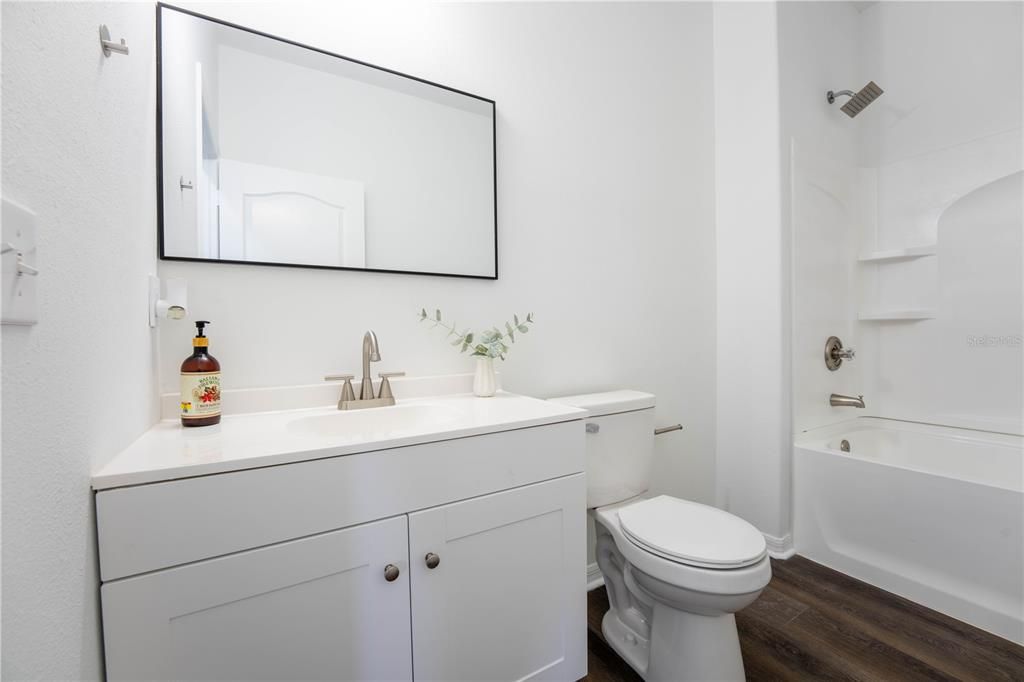 Activo con contrato: $399,900 (5 camas, 3 baños, 2657 Pies cuadrados)