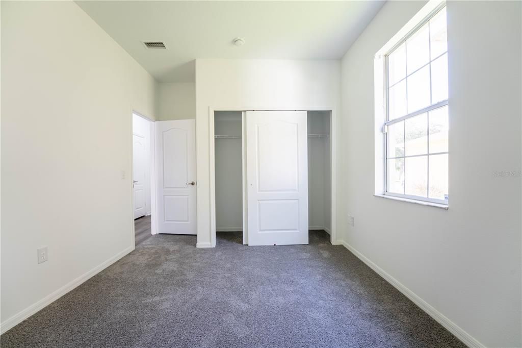 Activo con contrato: $399,900 (5 camas, 3 baños, 2657 Pies cuadrados)