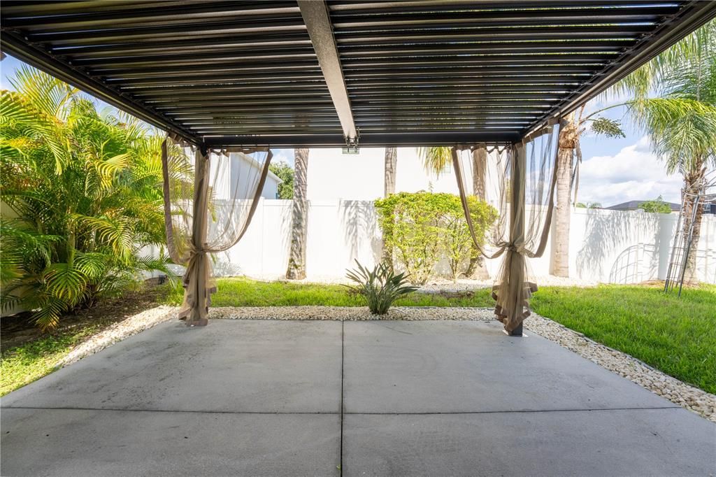 Activo con contrato: $399,900 (5 camas, 3 baños, 2657 Pies cuadrados)