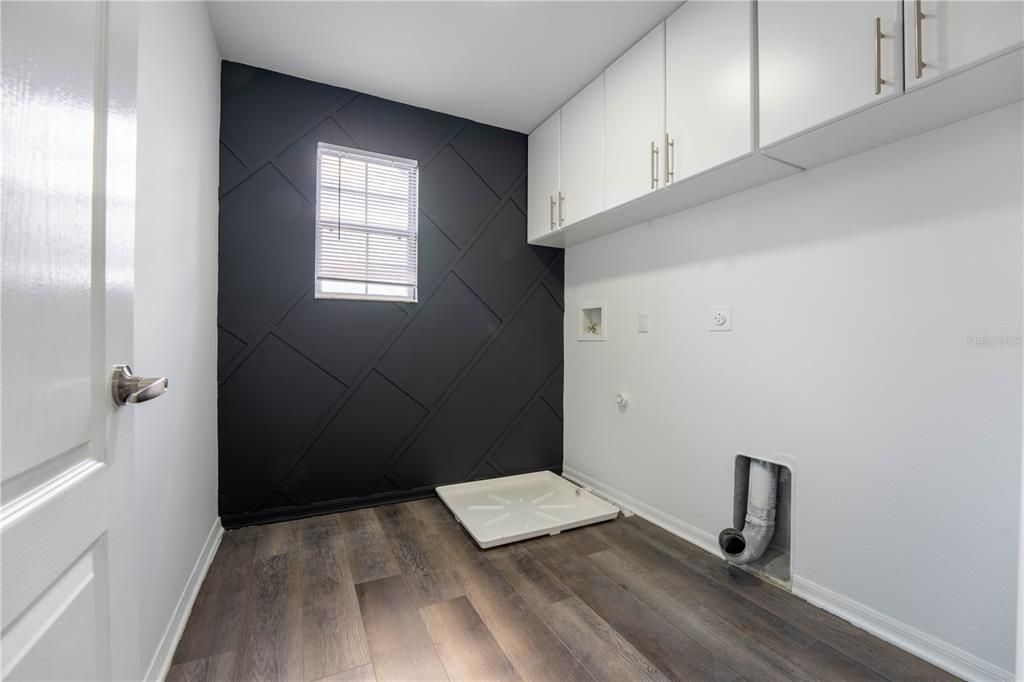 Activo con contrato: $399,900 (5 camas, 3 baños, 2657 Pies cuadrados)