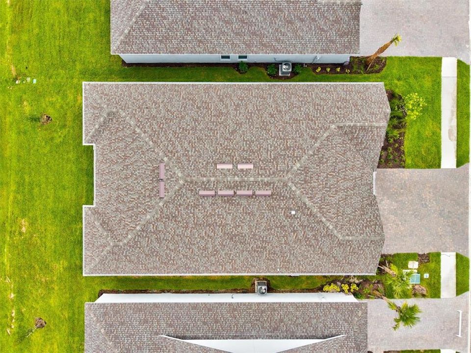 合同活跃: $449,000 (4 贝兹, 4 浴室, 2920 平方英尺)