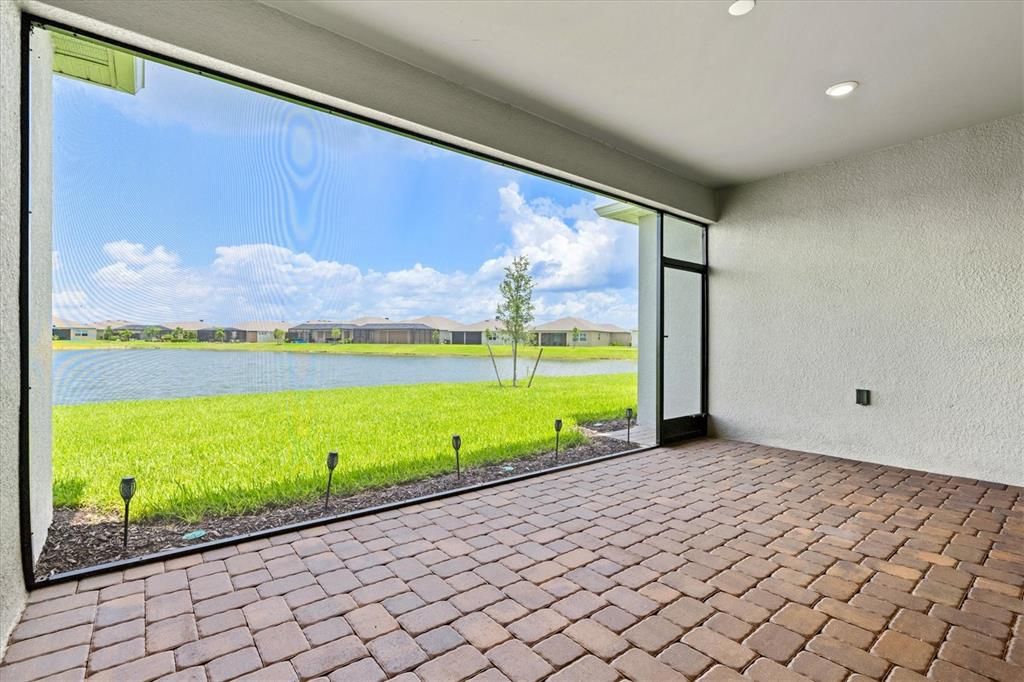 合同活跃: $449,000 (4 贝兹, 4 浴室, 2920 平方英尺)