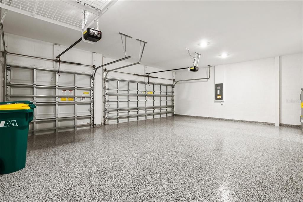 合同活跃: $449,000 (4 贝兹, 4 浴室, 2920 平方英尺)