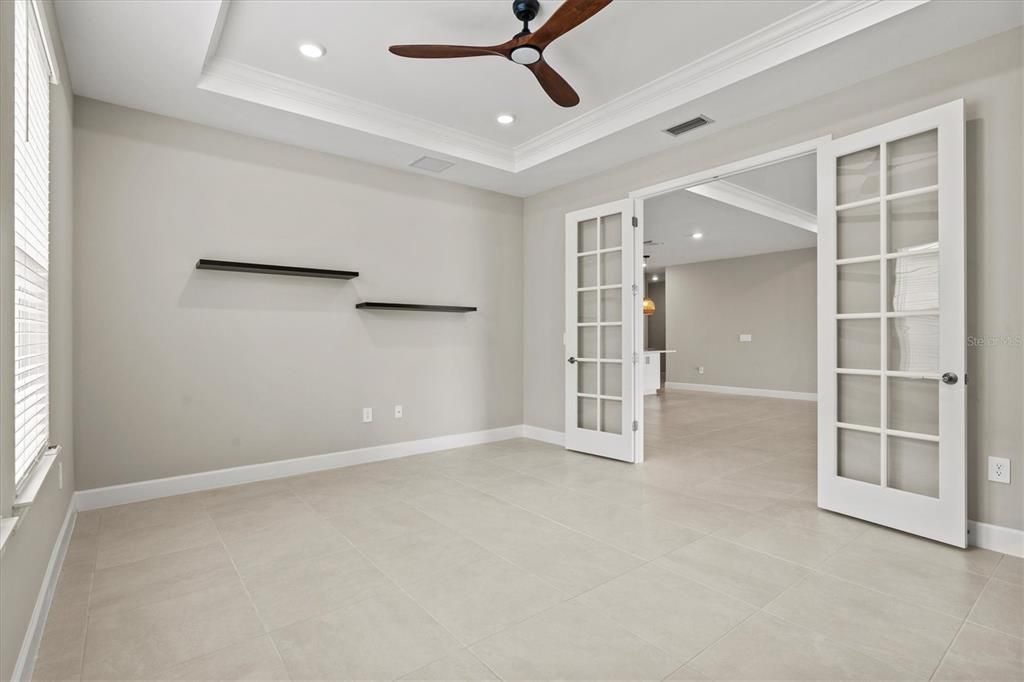 合同活跃: $449,000 (4 贝兹, 4 浴室, 2920 平方英尺)