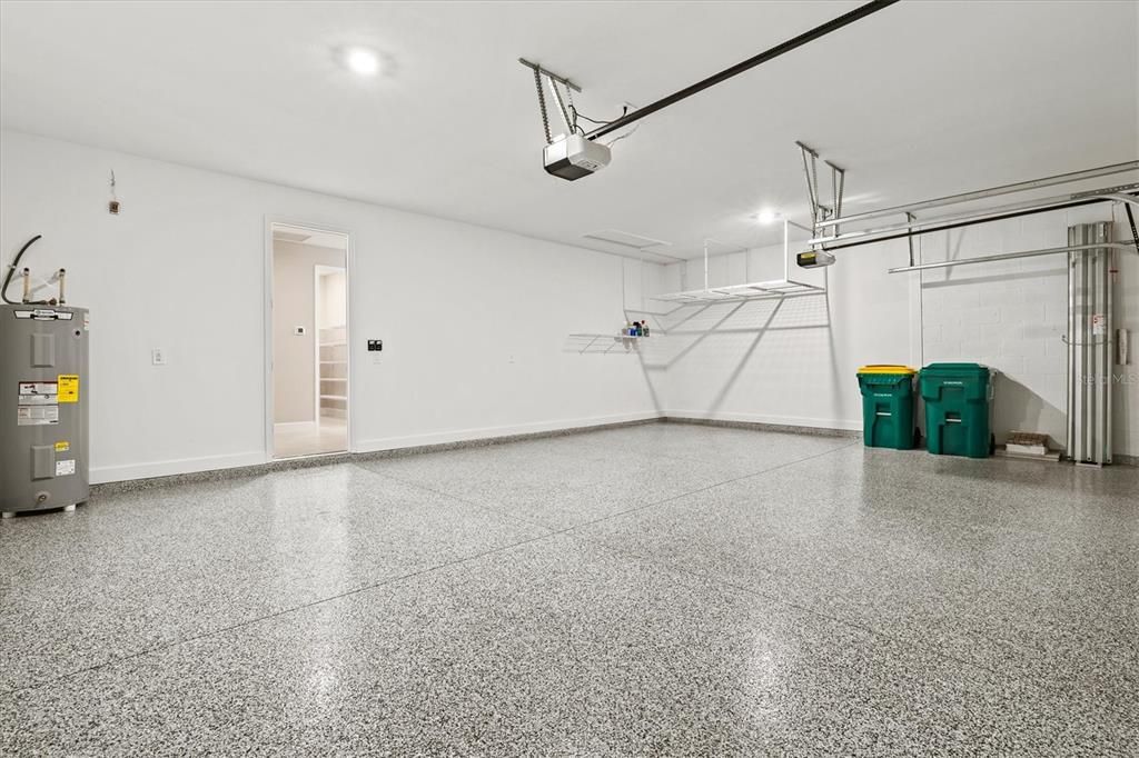 合同活跃: $449,000 (4 贝兹, 4 浴室, 2920 平方英尺)