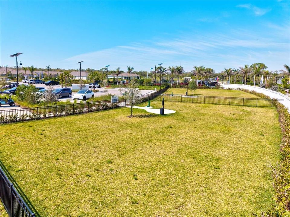 合同活跃: $449,000 (4 贝兹, 4 浴室, 2920 平方英尺)