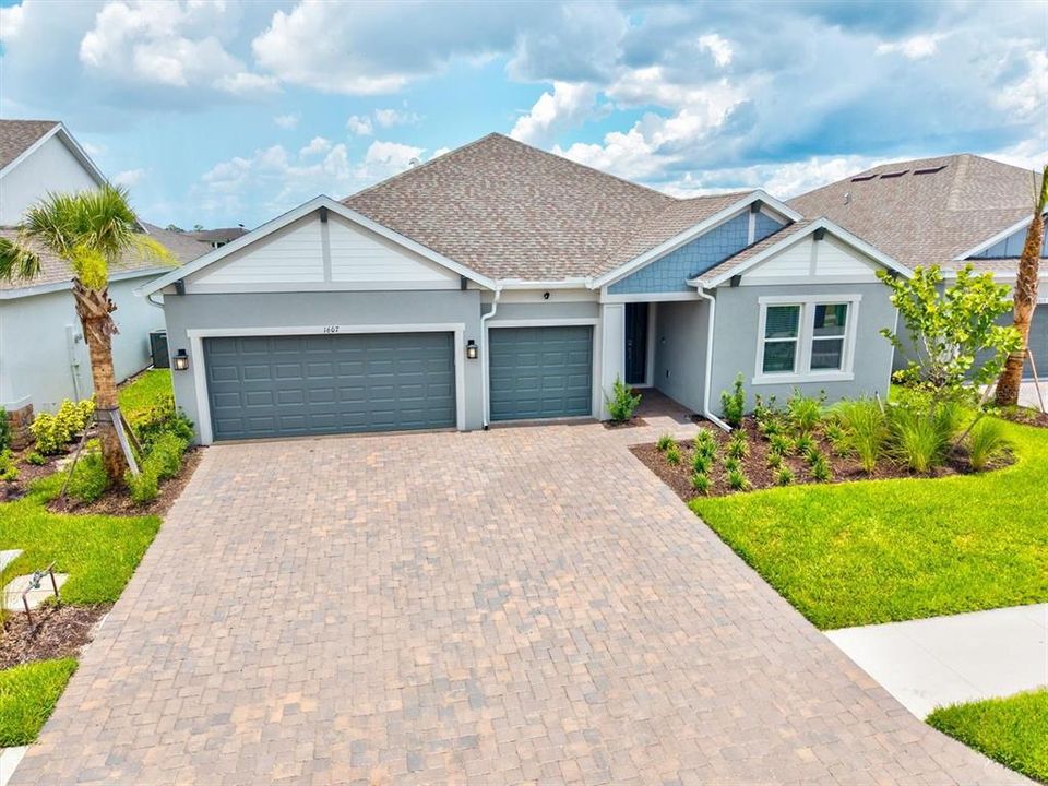 合同活跃: $449,000 (4 贝兹, 4 浴室, 2920 平方英尺)