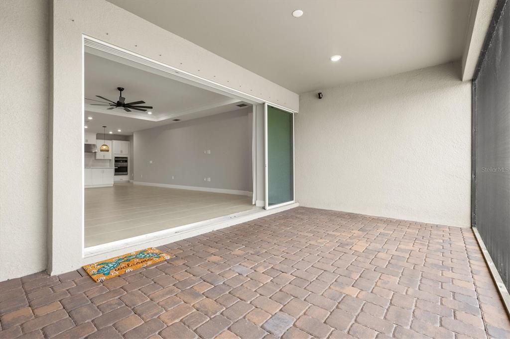 合同活跃: $449,000 (4 贝兹, 4 浴室, 2920 平方英尺)