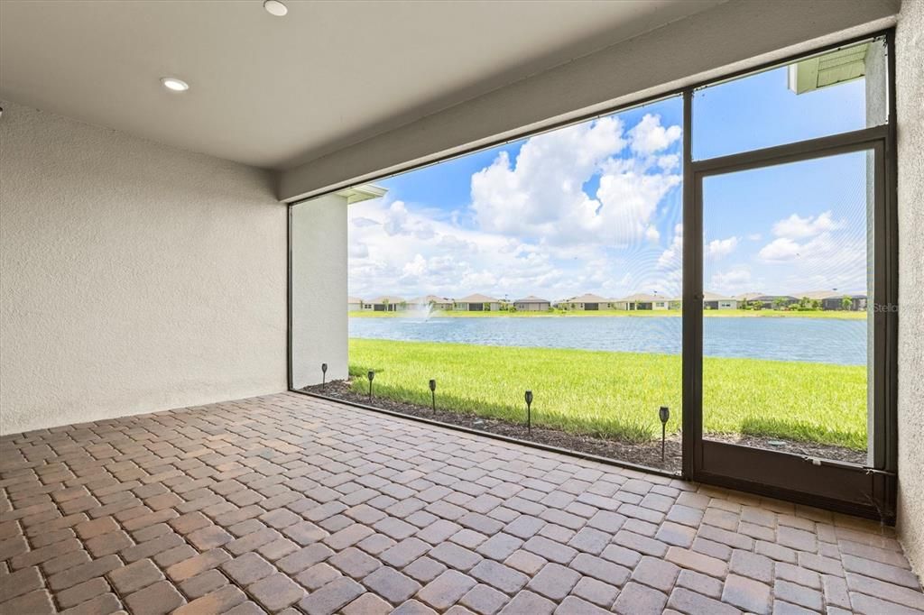 合同活跃: $449,000 (4 贝兹, 4 浴室, 2920 平方英尺)