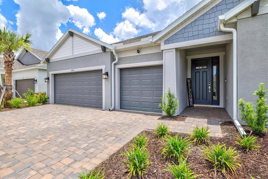 合同活跃: $449,000 (4 贝兹, 4 浴室, 2920 平方英尺)