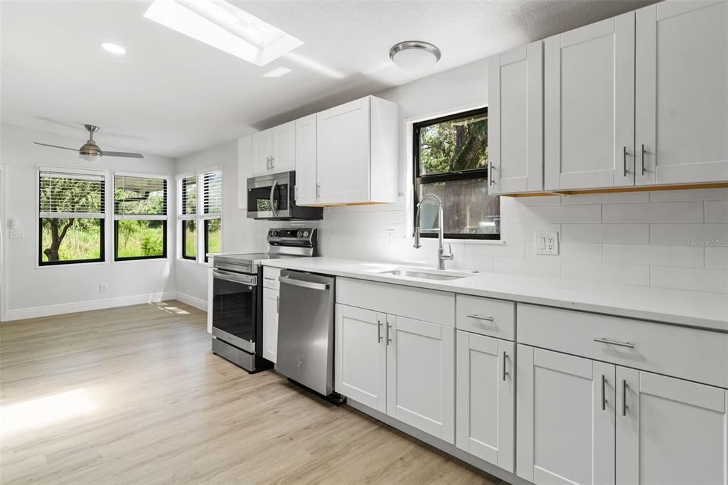 Activo con contrato: $274,900 (3 camas, 2 baños, 1512 Pies cuadrados)