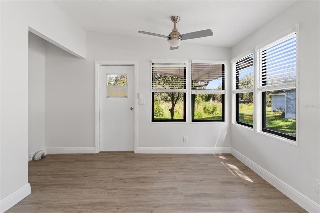 Activo con contrato: $274,900 (3 camas, 2 baños, 1512 Pies cuadrados)