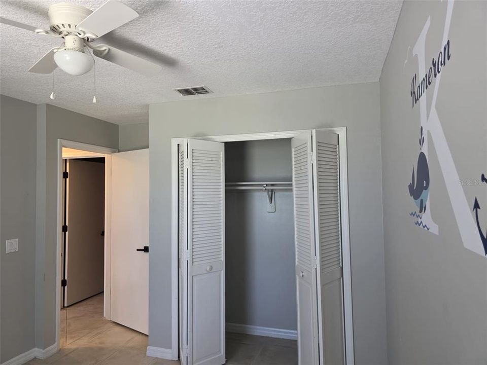 合同活跃: $258,995 (3 贝兹, 2 浴室, 1205 平方英尺)