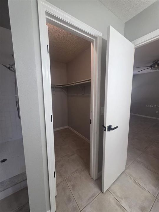 合同活跃: $258,995 (3 贝兹, 2 浴室, 1205 平方英尺)