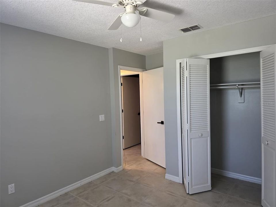 合同活跃: $258,995 (3 贝兹, 2 浴室, 1205 平方英尺)