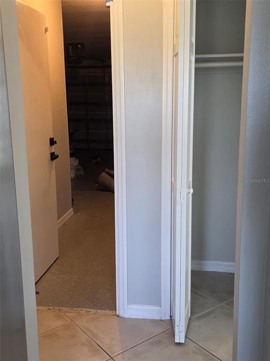 合同活跃: $258,995 (3 贝兹, 2 浴室, 1205 平方英尺)