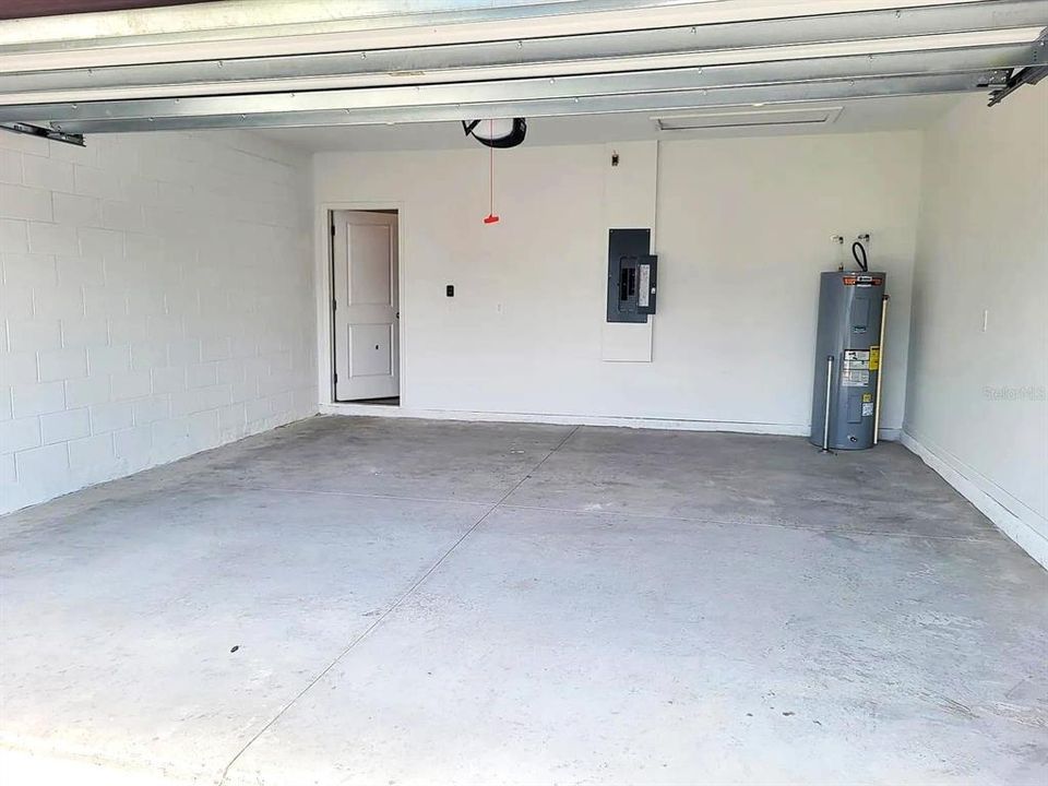 Под контрактом: $2,300 (3 спален, 2 ванн, 1555 Квадратных фут)