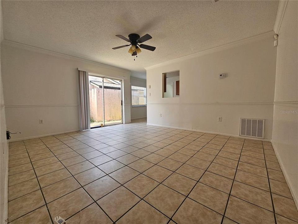 For Sale: $230,000 (2 beds, 2 baths, 860 Square Feet)