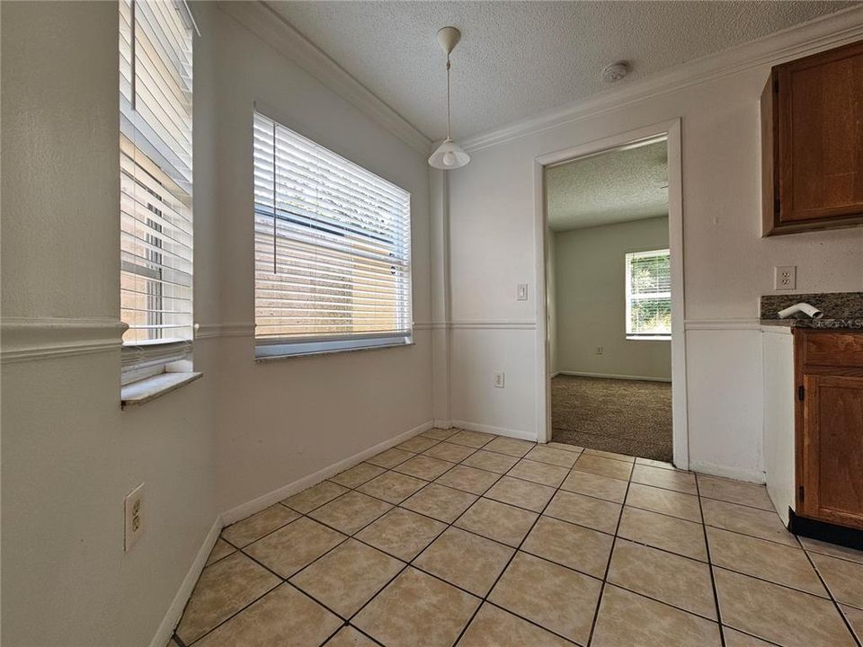 For Sale: $230,000 (2 beds, 2 baths, 860 Square Feet)