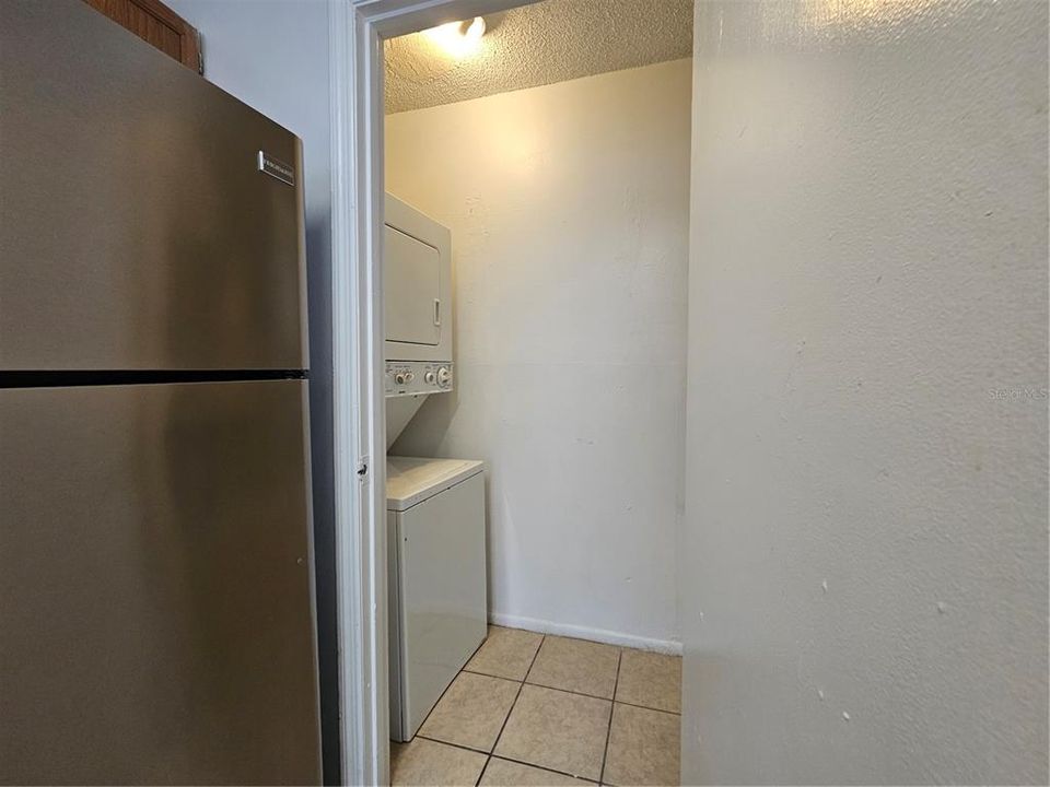 For Sale: $230,000 (2 beds, 2 baths, 860 Square Feet)
