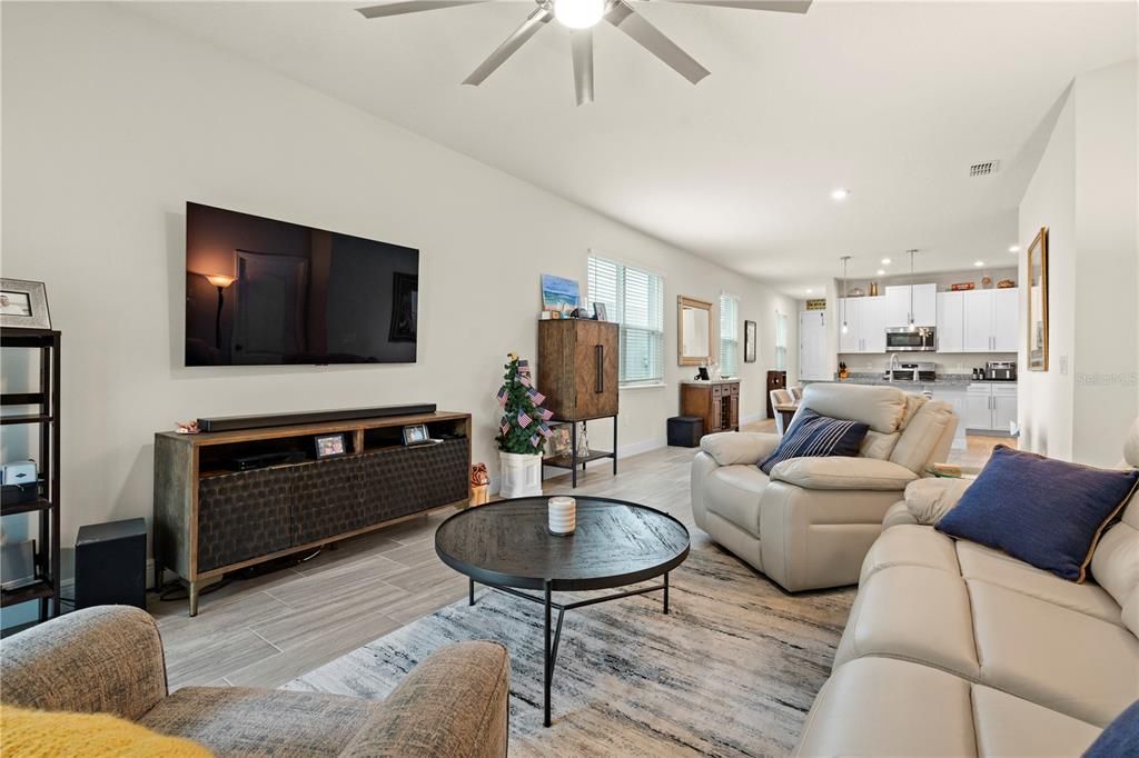 На продажу: $324,900 (3 спален, 2 ванн, 1509 Квадратных фут)