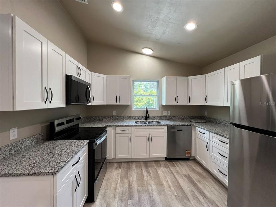 待售: $239,000 (3 贝兹, 2 浴室, 1138 平方英尺)