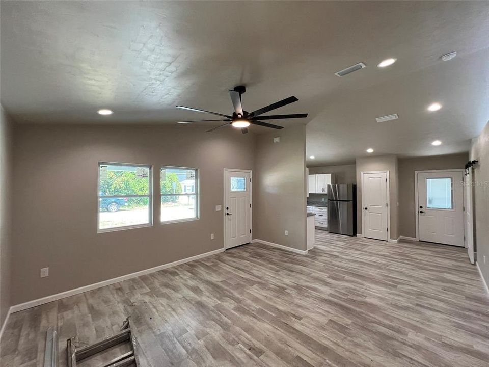 待售: $239,000 (3 贝兹, 2 浴室, 1138 平方英尺)