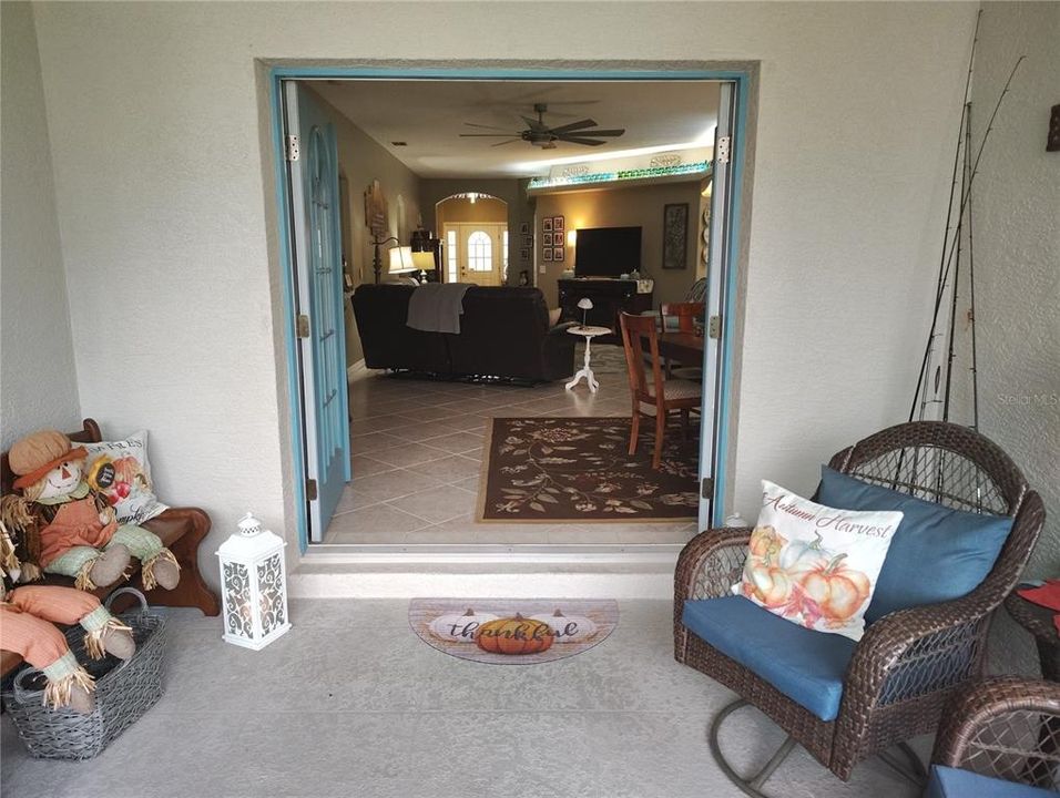 En Venta: $520,000 (3 camas, 3 baños, 2028 Pies cuadrados)