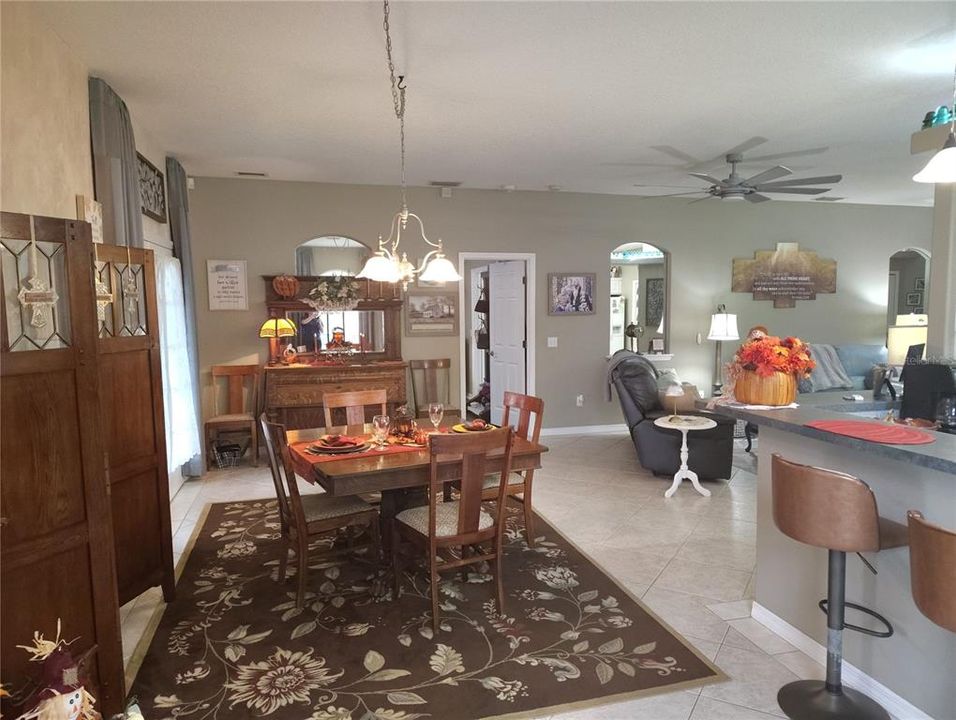 En Venta: $520,000 (3 camas, 3 baños, 2028 Pies cuadrados)