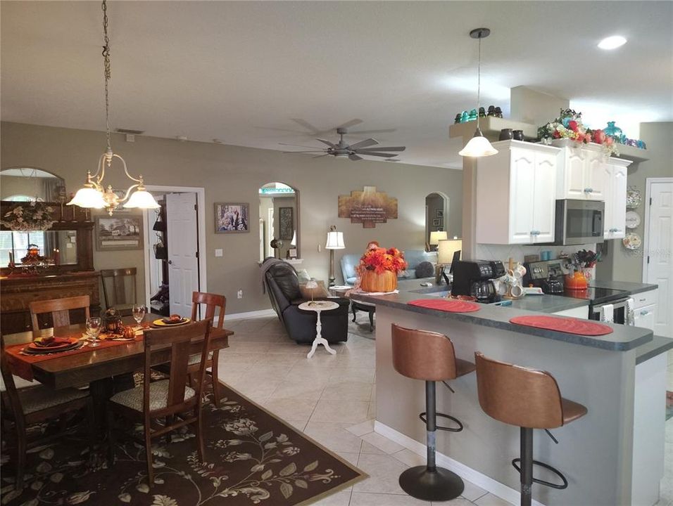 En Venta: $520,000 (3 camas, 3 baños, 2028 Pies cuadrados)