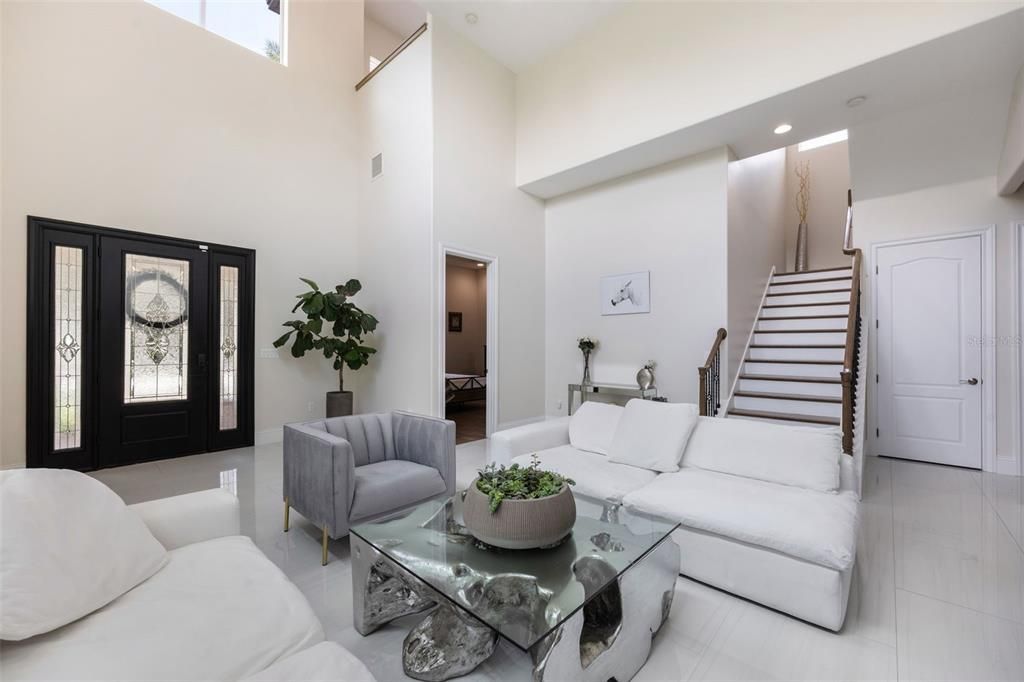 合同活跃: $1,295,000 (3 贝兹, 3 浴室, 3363 平方英尺)