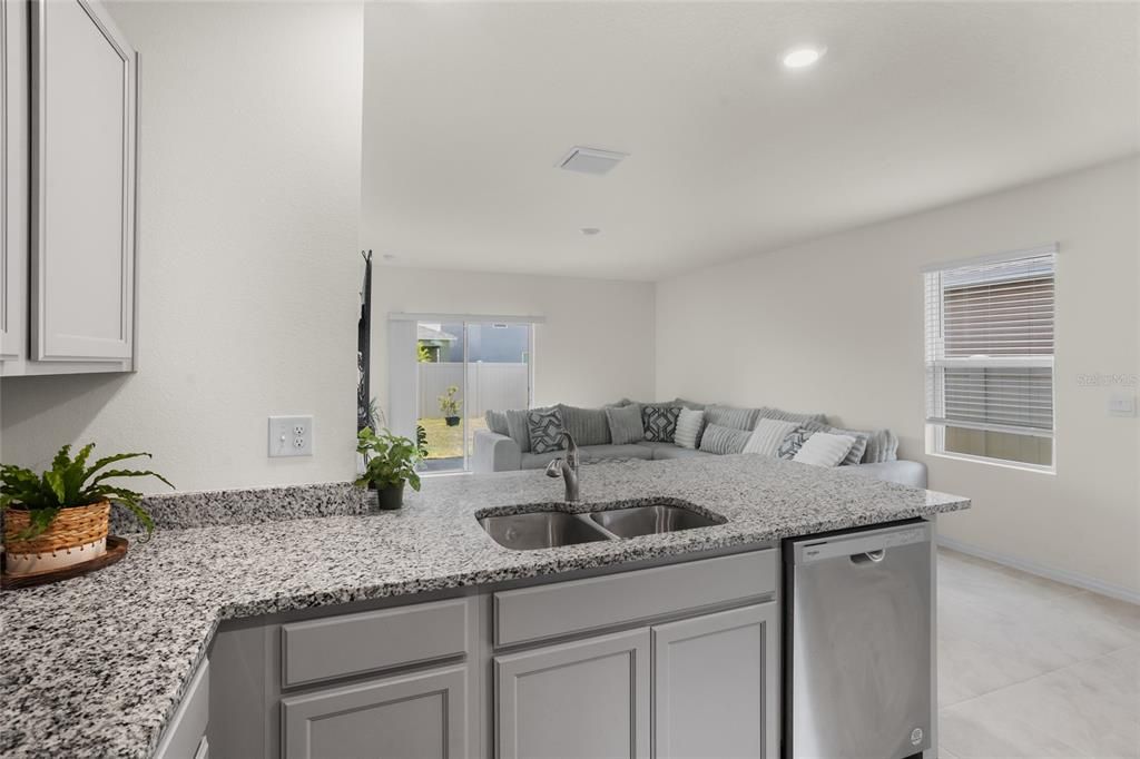 For Sale: $359,999 (3 beds, 2 baths, 1504 Square Feet)