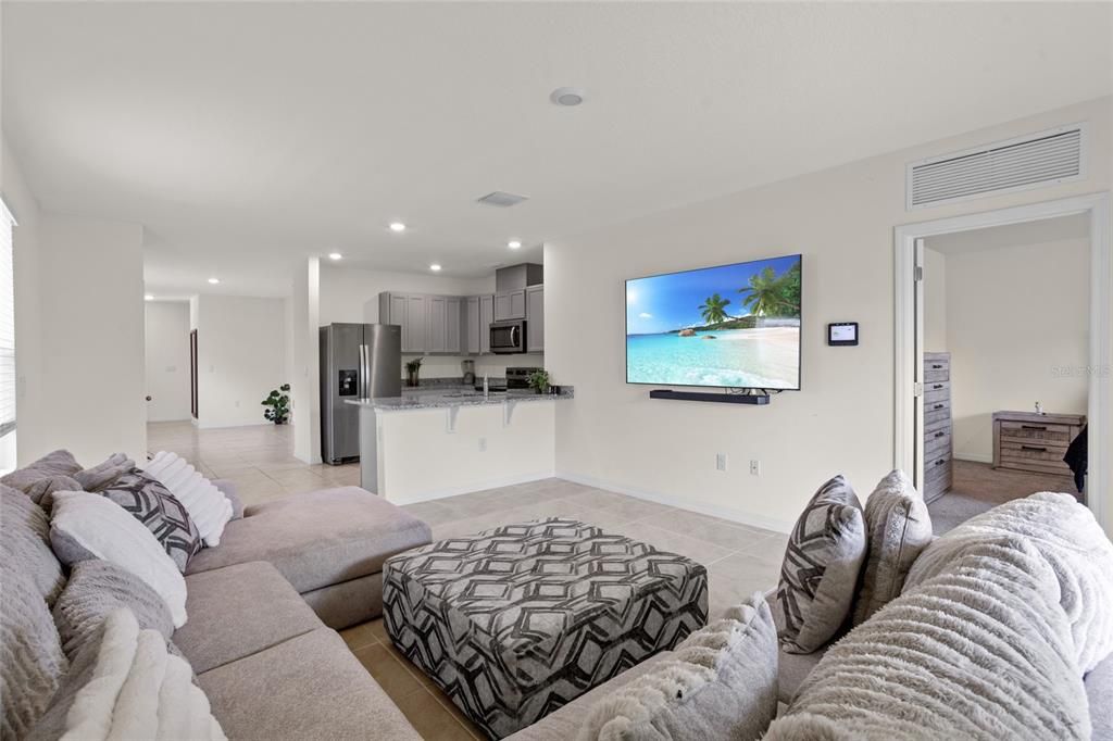 For Sale: $359,999 (3 beds, 2 baths, 1504 Square Feet)