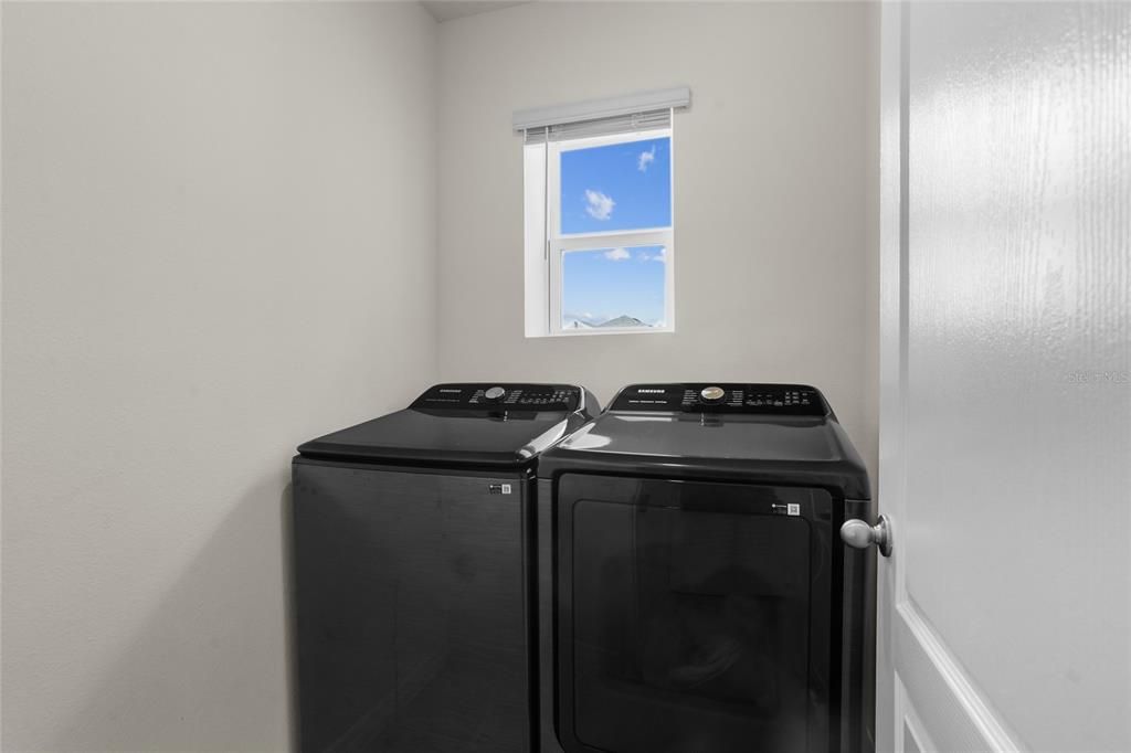 For Sale: $359,999 (3 beds, 2 baths, 1504 Square Feet)