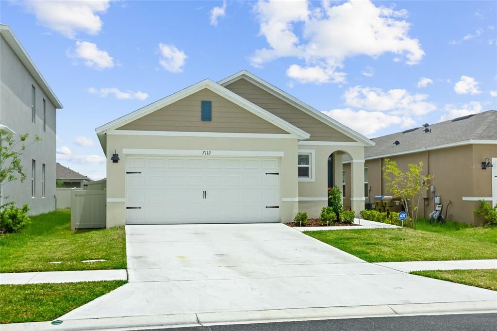 For Sale: $359,999 (3 beds, 2 baths, 1504 Square Feet)