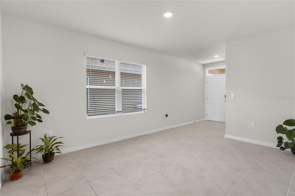 For Sale: $359,999 (3 beds, 2 baths, 1504 Square Feet)