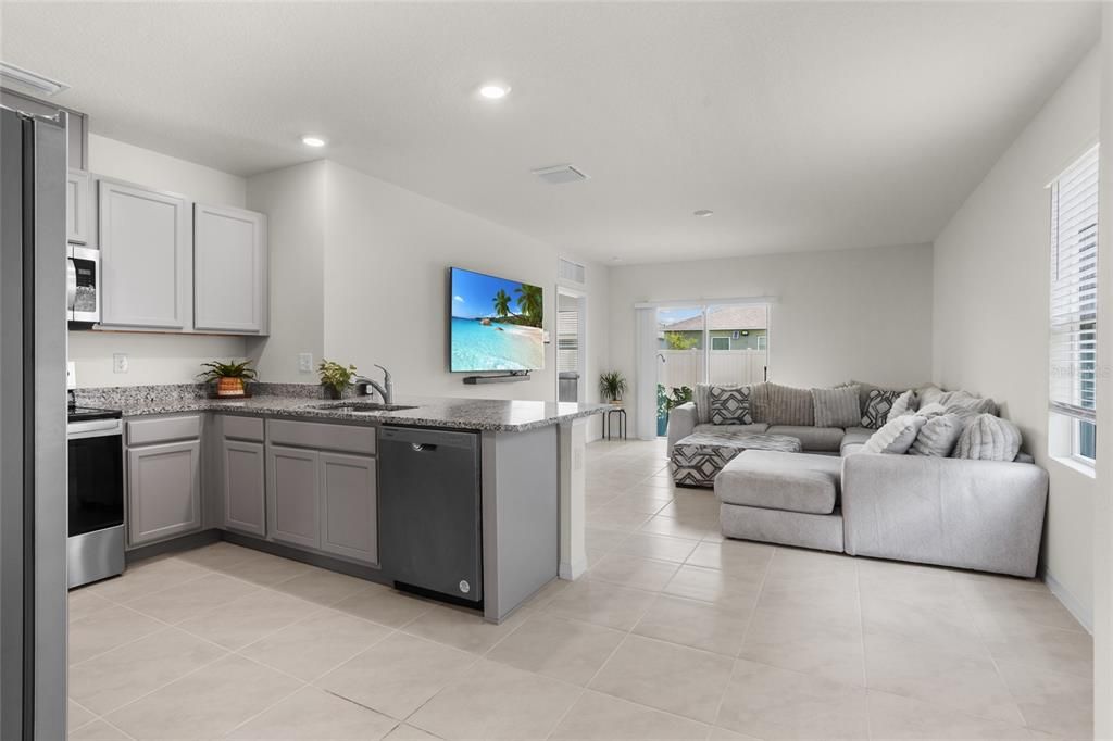 For Sale: $359,999 (3 beds, 2 baths, 1504 Square Feet)