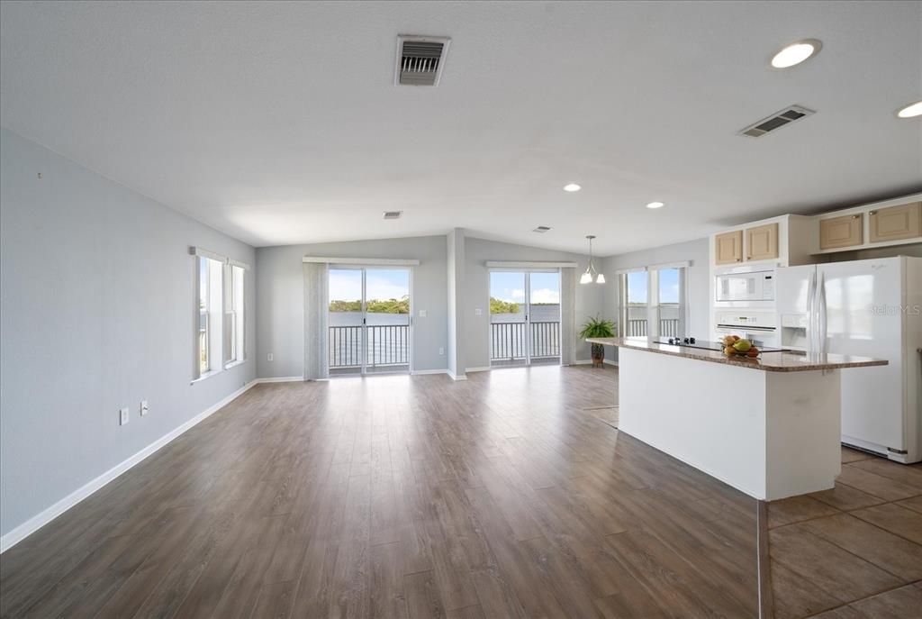 На продажу: $430,000 (2 спален, 2 ванн, 1248 Квадратных фут)