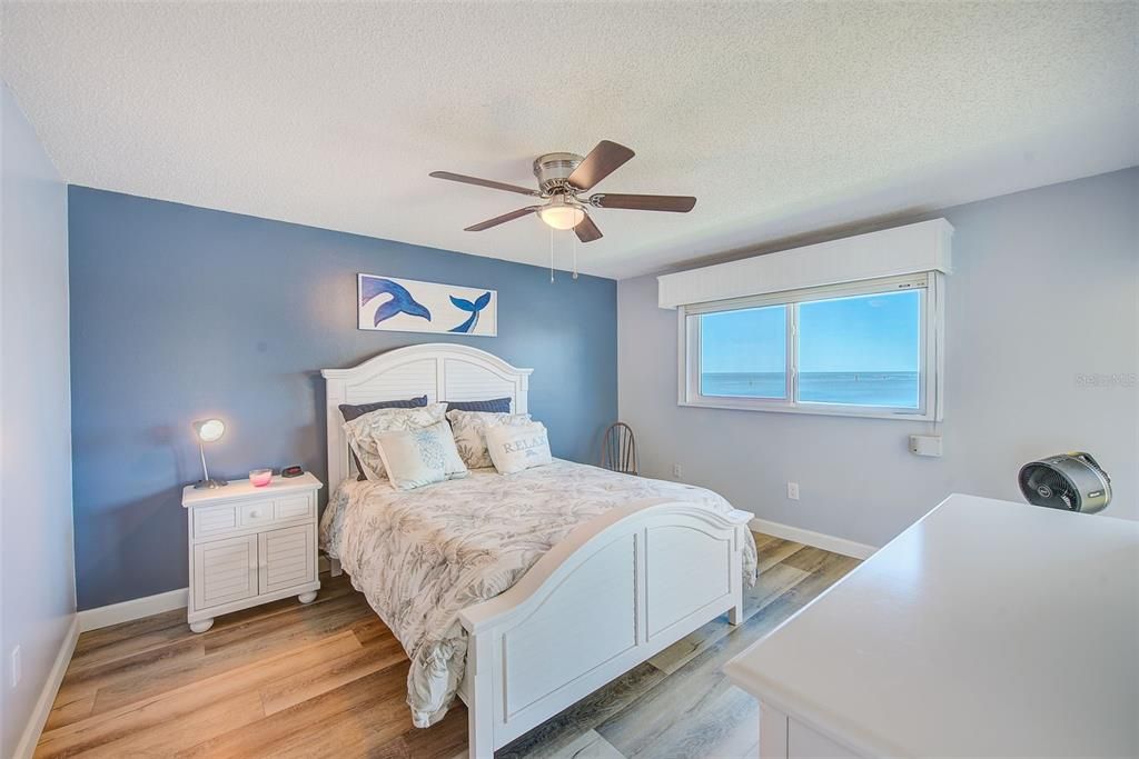 For Sale: $333,000 (2 beds, 2 baths, 1025 Square Feet)