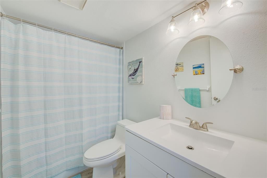 For Sale: $333,000 (2 beds, 2 baths, 1025 Square Feet)