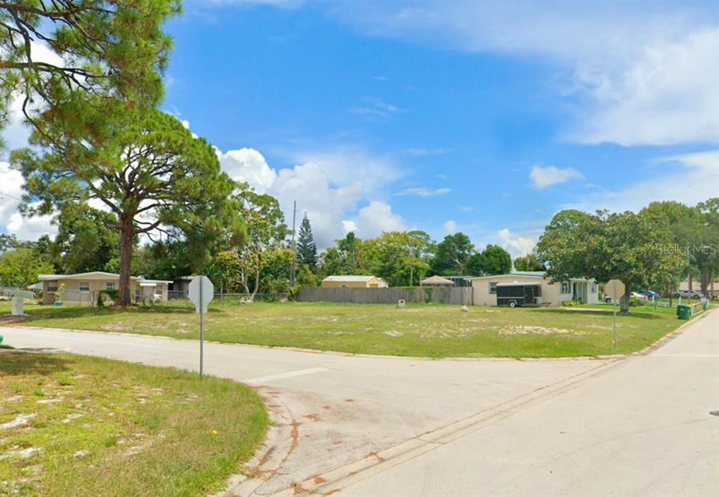 待售: $48,000 (0.28 acres)