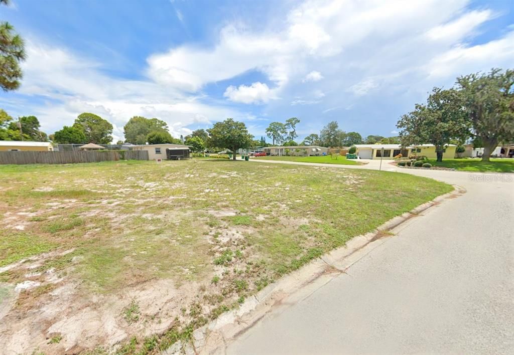 待售: $48,000 (0.28 acres)