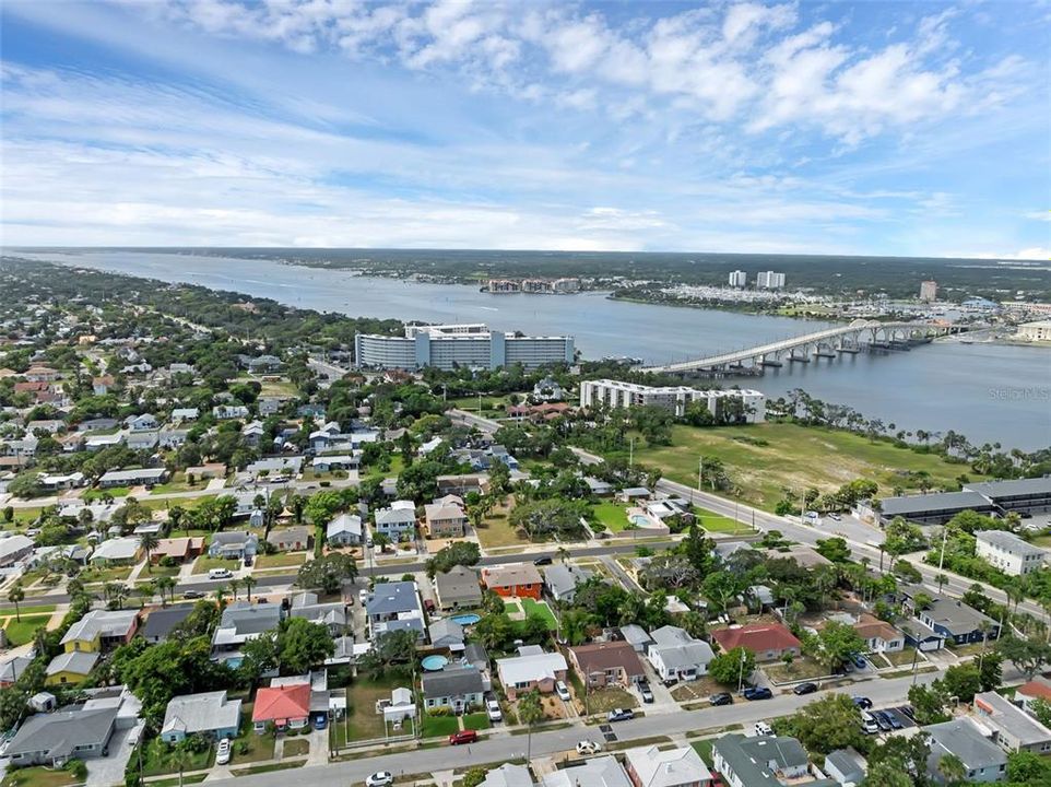 Active With Contract: $999,000 (6 beds, 6 baths, 4428 Square Feet)