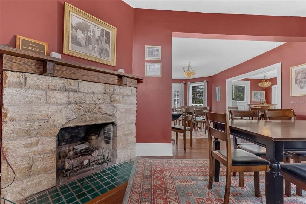 Active With Contract: $999,000 (6 beds, 6 baths, 4428 Square Feet)