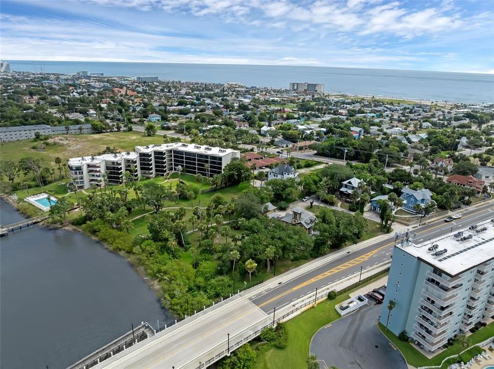 Active With Contract: $999,000 (6 beds, 6 baths, 4428 Square Feet)