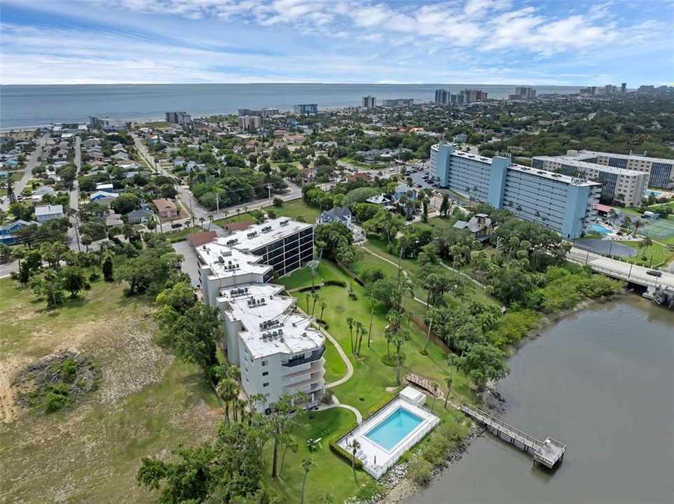 Active With Contract: $999,000 (6 beds, 6 baths, 4428 Square Feet)